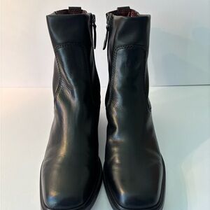 Franco Sarto L-Gracelyn Black Leather Ankle Bootie, Zip, US 8.5M (A1)